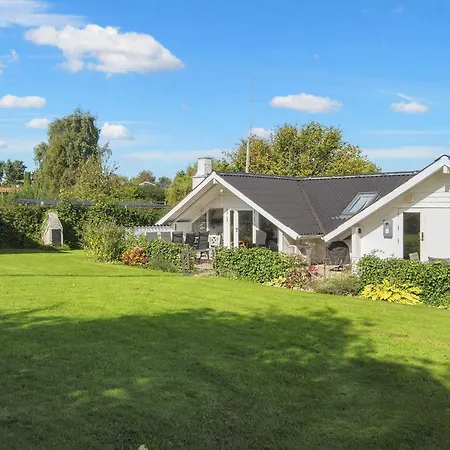 4 Star Holiday Home In Hejls * 하일스