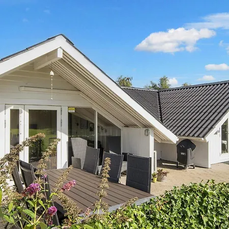 4 Star Holiday Home In Hejls
