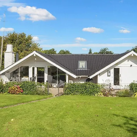 펜션 4 Star Holiday Home In Hejls 하일스
